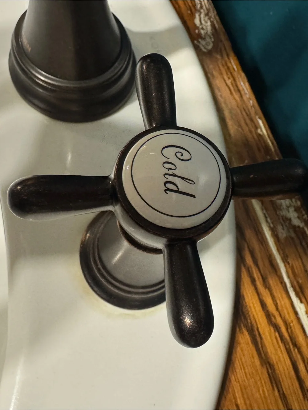 Moen Weymouth ORB Bathroom Faucet Complete Bronze wide spread cross handles